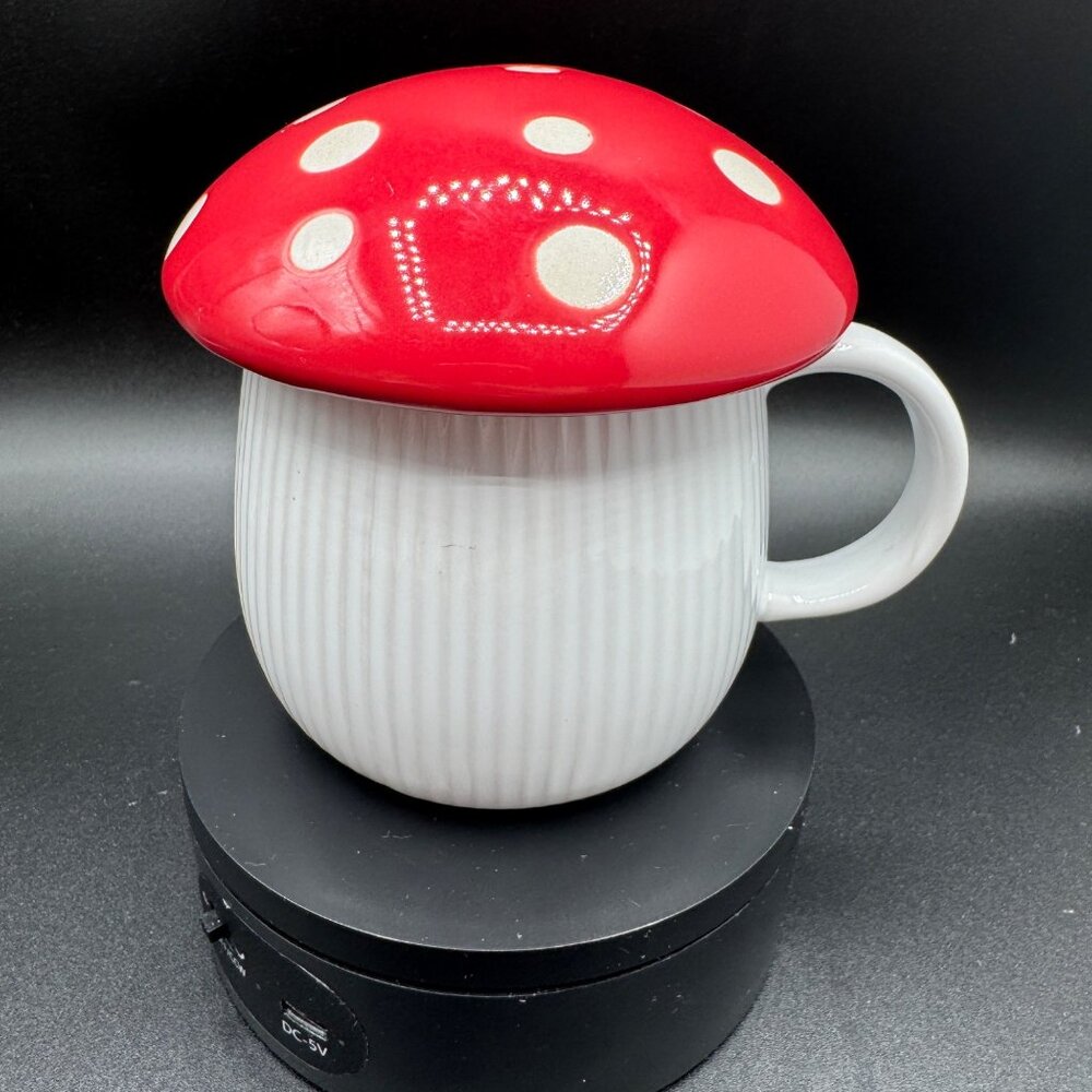 World Market Coffee Cup Tea Mug with Lid Red Polka Dot MUSHROOM Design White red